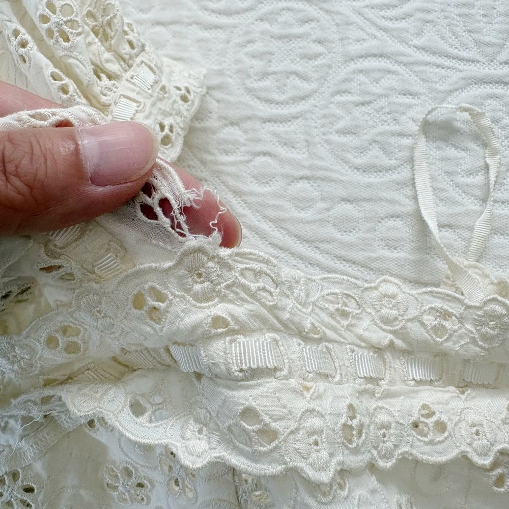 DOEN Docia Eyelet Embroidered Top in Nut Milk Sz L - Picture 11 of 11